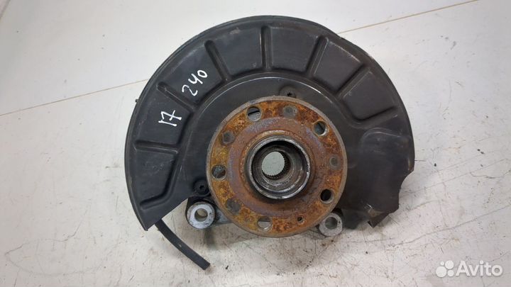 Ступица (кулак, цапфа) левая передняя Volkswagen Passat CC