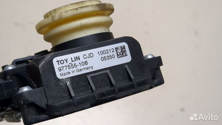 Стеклоподъемник электрический левый передний Toyota Verso