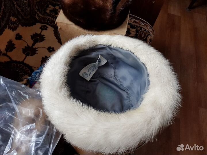 Женская меховая шапка