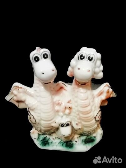 Фарфоровая статуэтка 