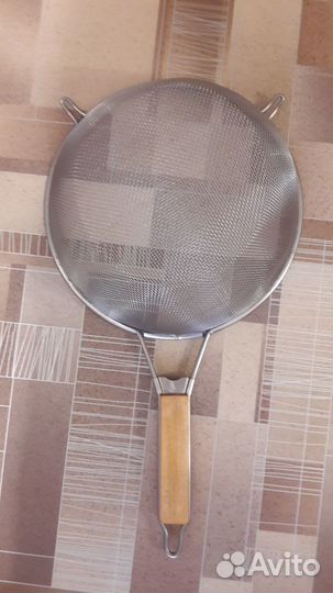 Дуршлаг металлический с ручкой