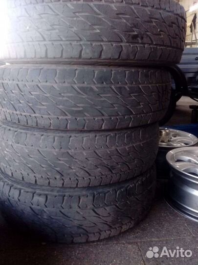 Bridgestone Dueler A/T 235/85 R16