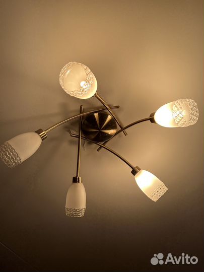 Люстра 5 рожков и светильники