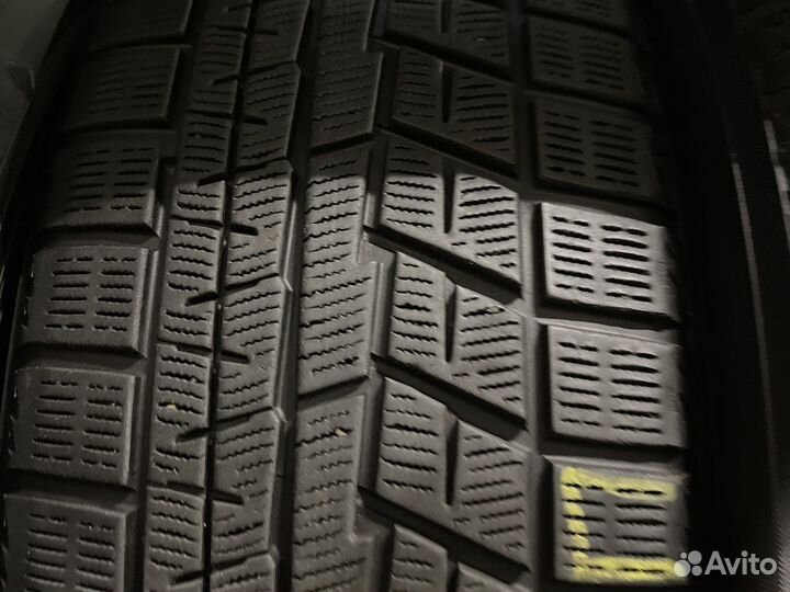 Yokohama Ice Guard IG60 215/55 R17