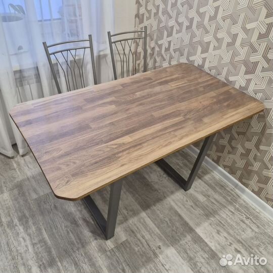 Кухонный стол