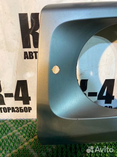 Накладка на фару передняя левая Mercedes-Benz