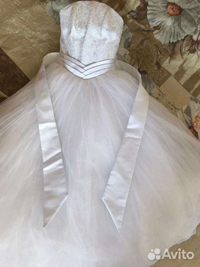 Свадебное платье