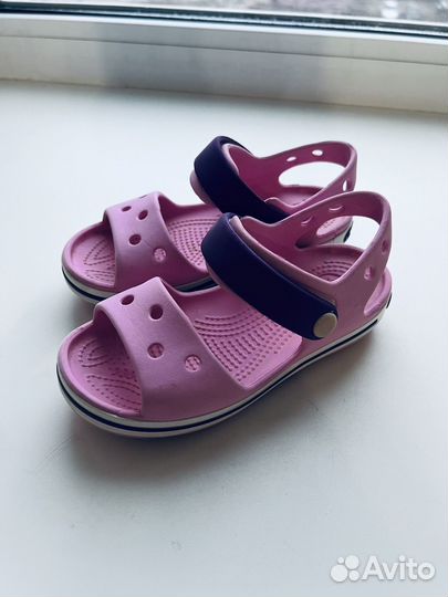 Сандалии для девочки Crocs c 10
