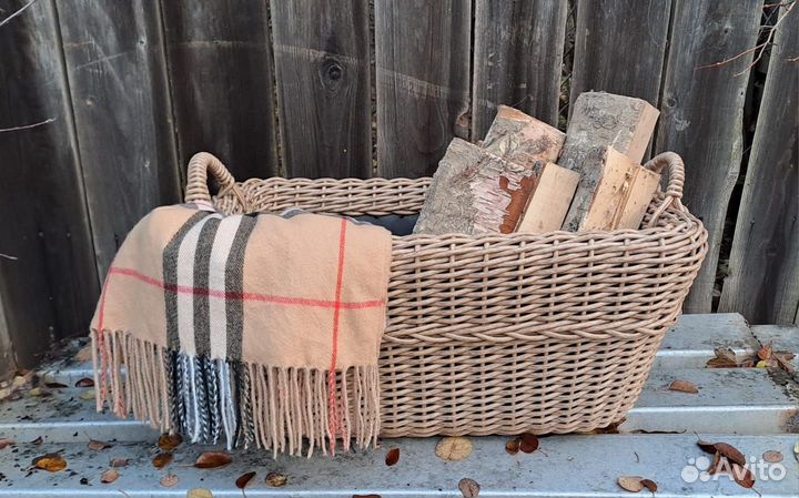 Дровница из ротанга