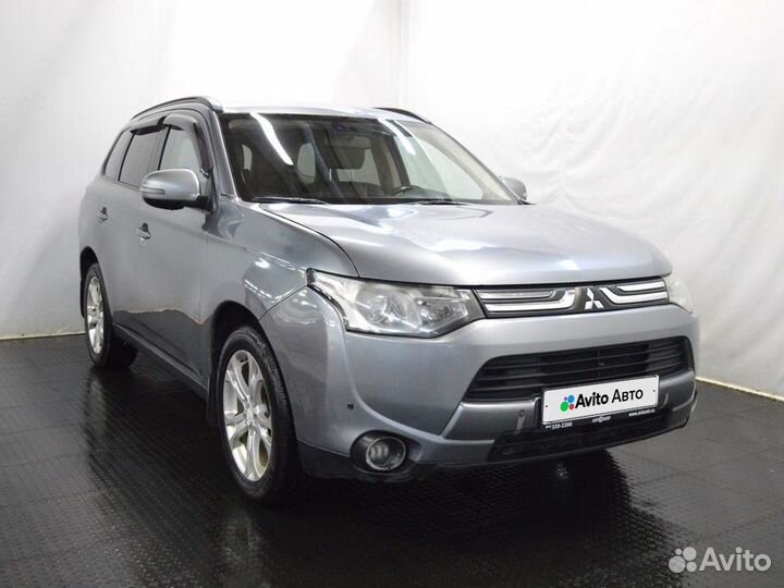 Mitsubishi Outlander 2.0 CVT, 2012, 256 144 км