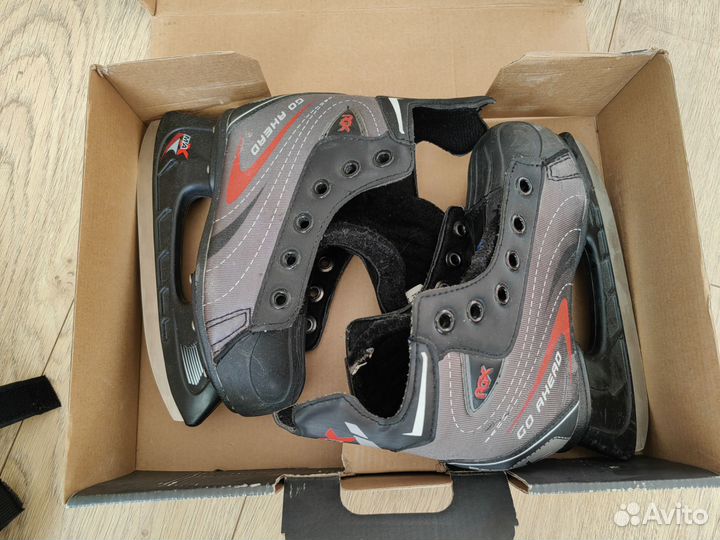 Хоккейная экипировка для детей.Коньки.Bauer