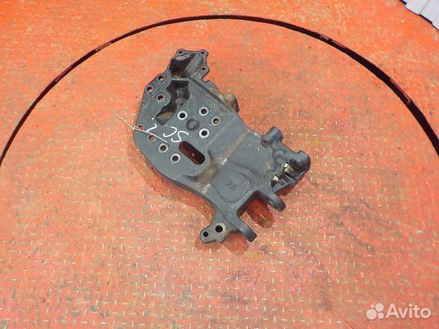 Кронштейн буксировочный левый Scania P,G,R series