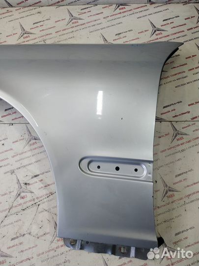 Крыло w203 Mercedes переднее левое