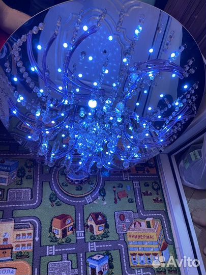 Люстра красивая потолочная