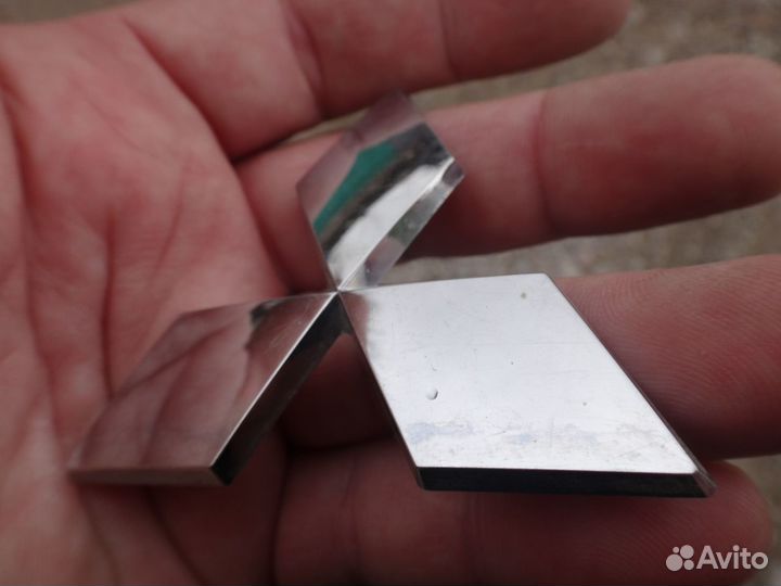 Митсубиси Эмблема задняя Mitsubishi