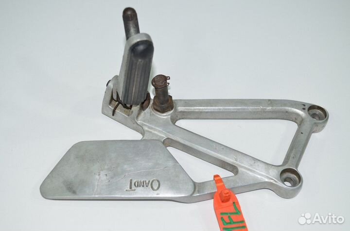 Крепление подножки водителя левое Honda CBR250R MC