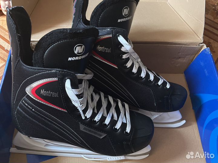 Коньки хоккейные