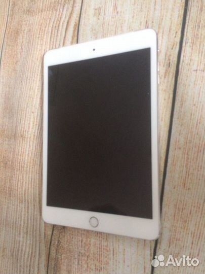 iPad mini 4 Silver