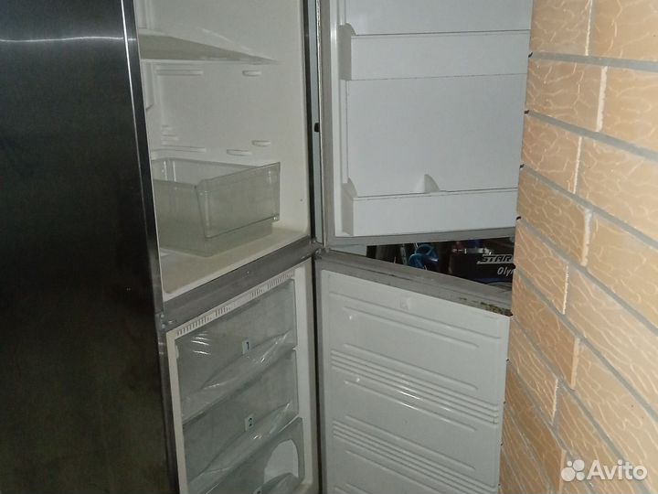 Ящики, полки, балконы, ручка. Либхер