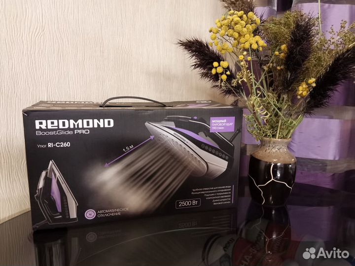 Утюг Redmond RI-C260/269 2500Вт пар. удар190г/мин