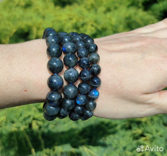 Лабрадорит тёмный