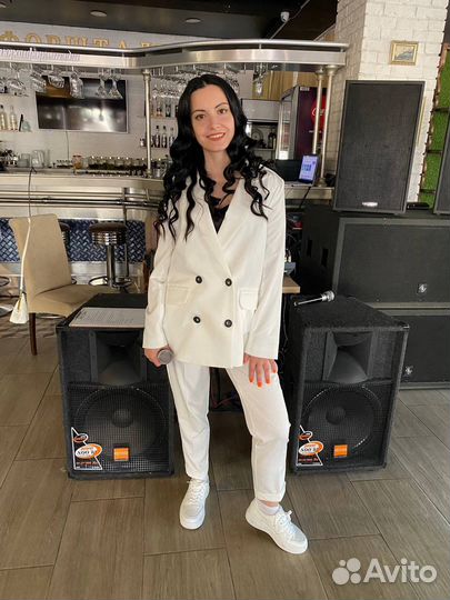 Ведущая (Тамада),DJ, живой вокал