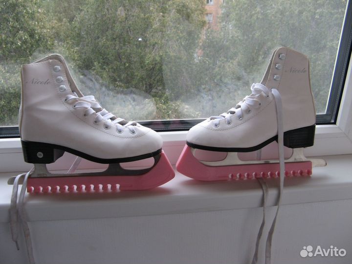 Коньки фигрные детские Nicole