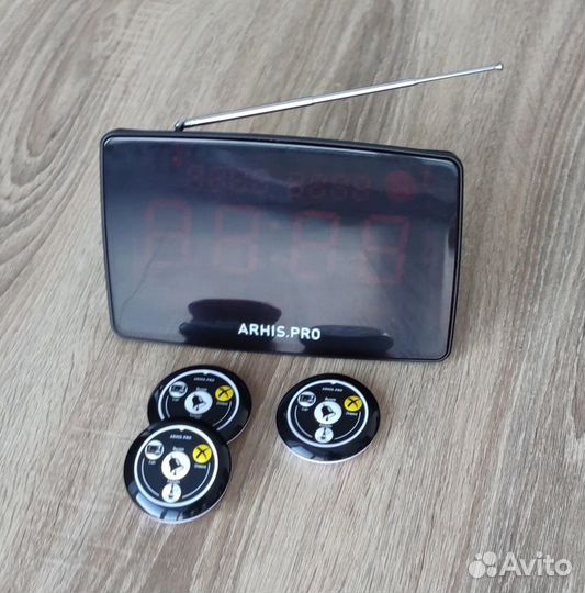 Табло вызова официанта руссифицировано и кнопки