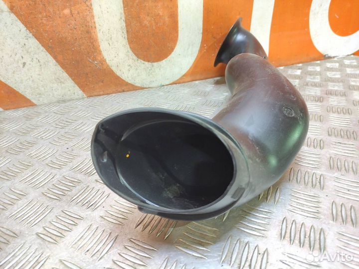 Воздухозаборник воздушного фильтра левый Porsche