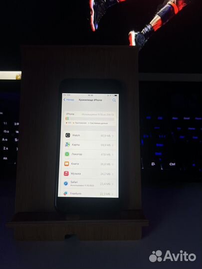 iPhone 8, 256 ГБ