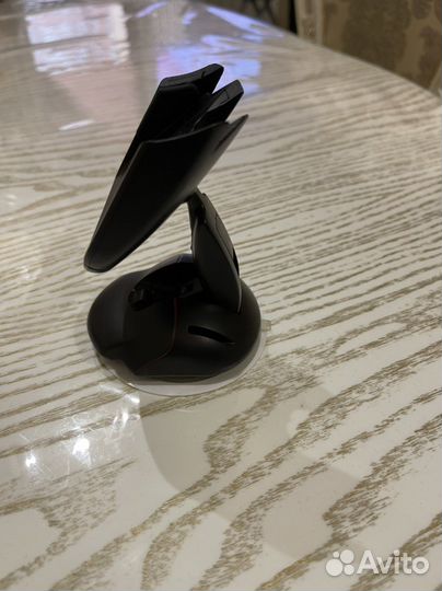 Держатель для телефона в машину новый