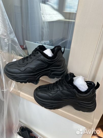 Кроссовки женские abricot 38