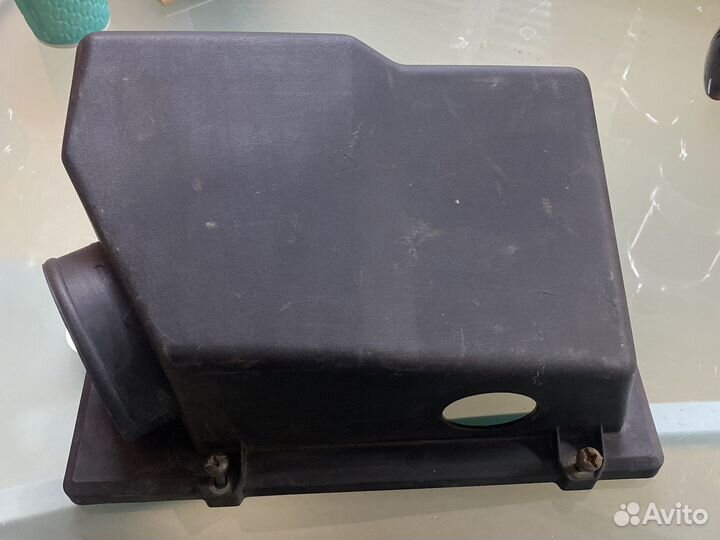 Корпус воздушного фильтра Audi A8