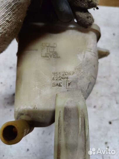 Расширительный бачок Dodge Intrepid