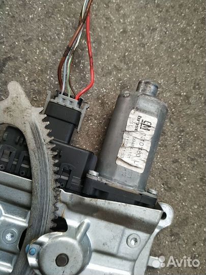 Стеклоподъемник передний левый Opel Astra H