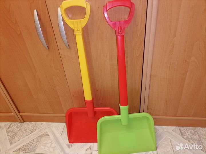 Детские совковые лопаты