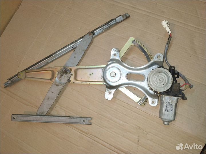 Стеклоподъемник Toyota Altezza задний левый