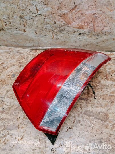 Фонарь задний правый Volkswagen Polo