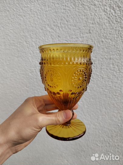 Фужер, бокал, тарелка жёлтое стекло