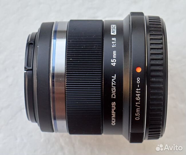 Olympus 45 mm f1.8