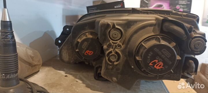 Фара правая Kia Sorento JC