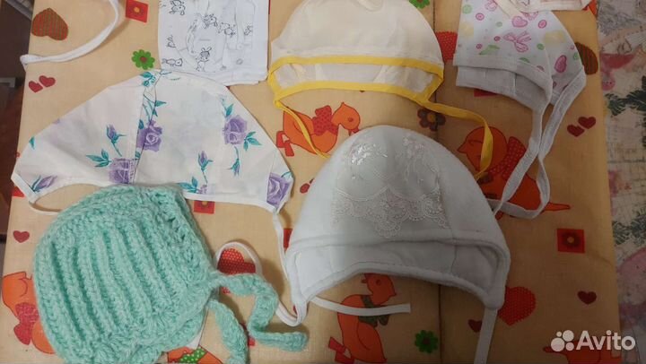 Шапочки для самых маленьких, чепчики