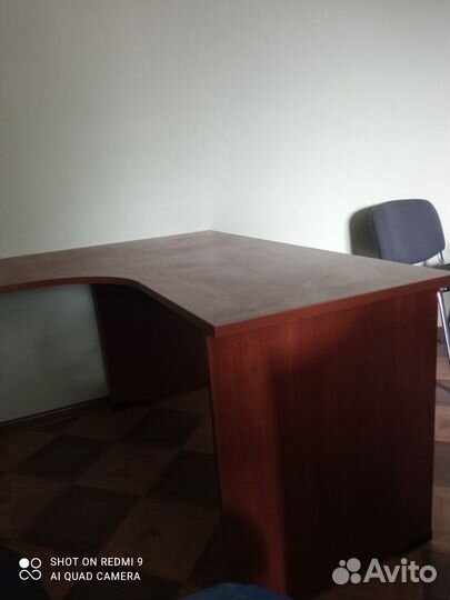 Угловой письменный стол