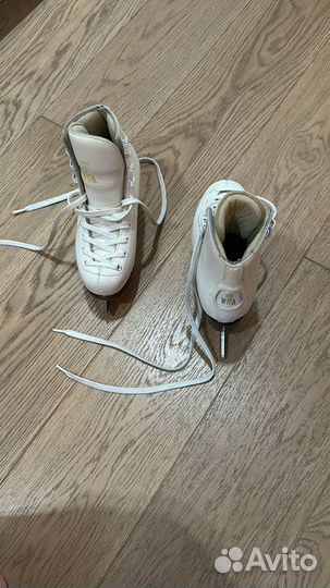 Коньки фигурные wifa 28 LL