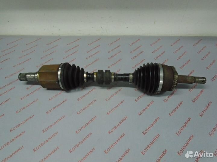 Nissan 39101-AV611 Вал приводной левый