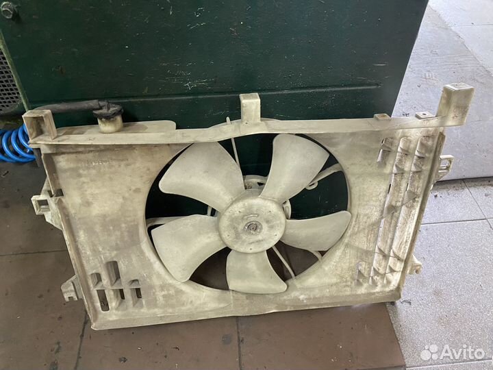 Вентилятор охлаждения двигателя с бачком Avensis