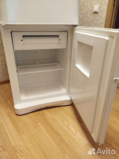 Холодильник indesit