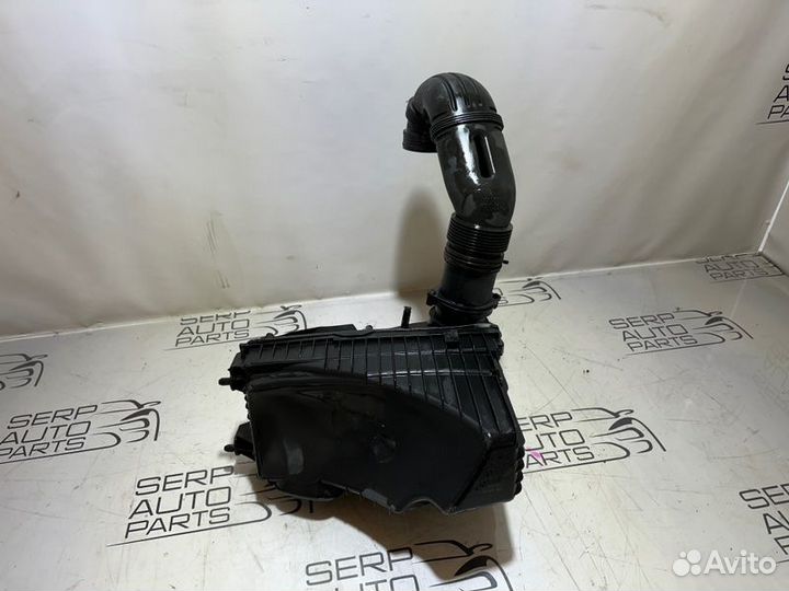 Корпус воздушного фильтра Volkswagen Touareg 7L