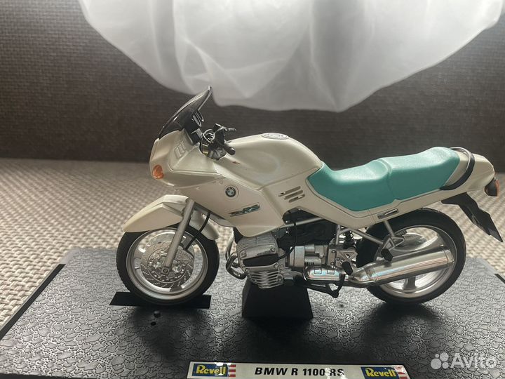 Модель мотоцикла BMW R1100RS Rewell 1:12