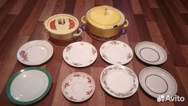 Кастрюли, тарелки